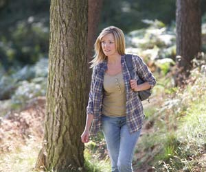 woman-walking-aware-of-surroundings